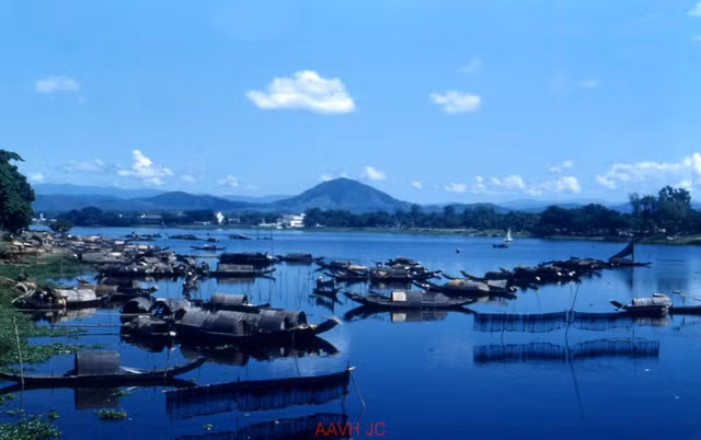 Anh mau kho quen ve song Huong nam 1951-Hinh-3