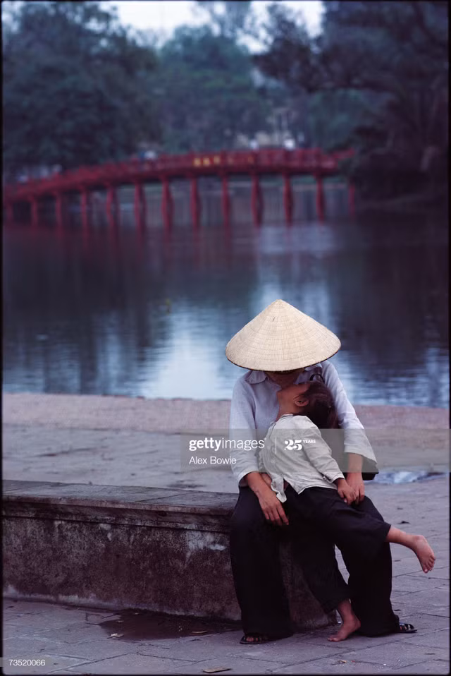 Ha Noi, Sai Gon thoi bao cap duoi tay may cua nhiep anh gia ngoai-Hinh-7