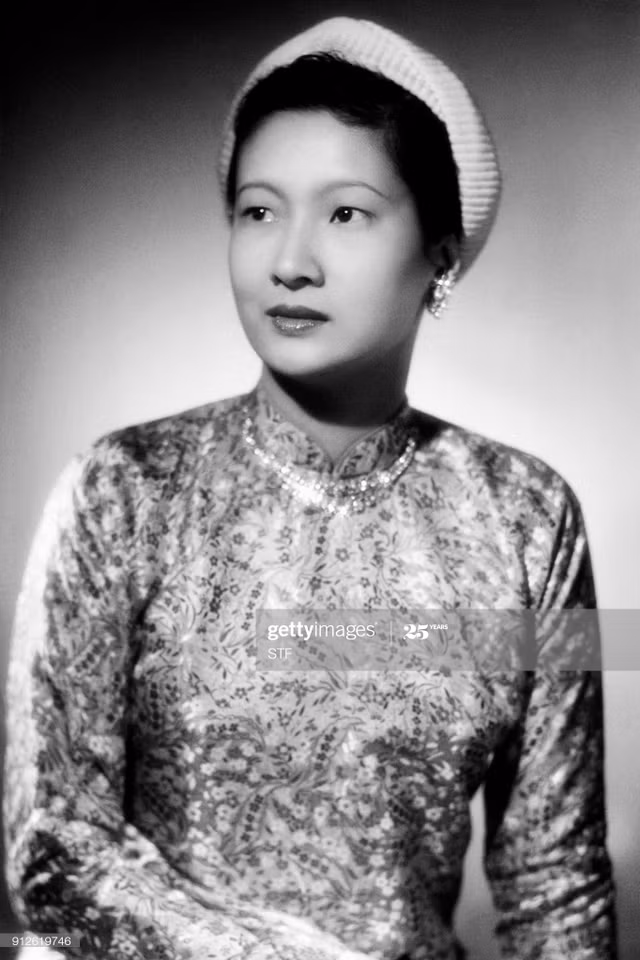 He lo nhung buc anh it biet ve Nam Phuong Hoang hau-Hinh-4