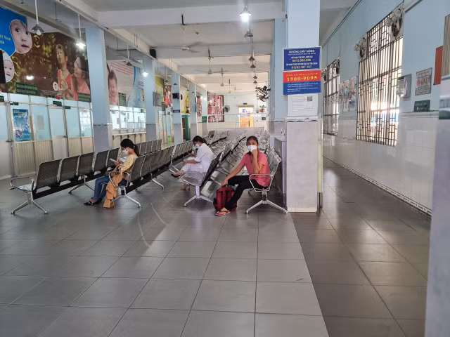Thiếu vaccine sởi, Sở Y tế TP HCM cảnh báo nguy cơ dịch chồng lên dịch Thieu vaccine soi, So Y te TP HCM canh bao nguy co dich chong len dich