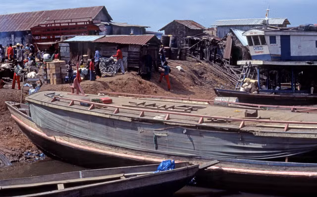 Loạt ảnh khó quên về đất nước Nigeria năm 1980 - Hình 4 Loat anh kho quen ve dat nuoc Nigeria nam 1980-Hinh-4
