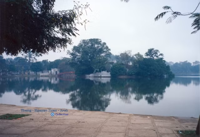 Nét mộc mạc về Hồ Gươm và Văn Miếu - Quốc Tử Giám năm 1991 - Hình 2 Net moc mac ve Ho Guom va Van Mieu - Quoc Tu Giam nam 1991-Hinh-2