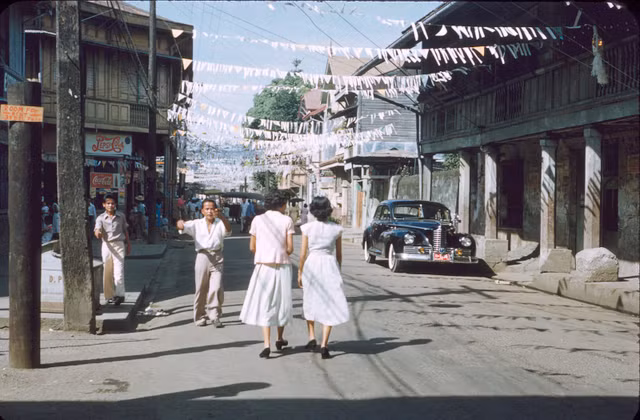 Cuộc sống nhộn nhịp ở Thủ đô của Philippines năm 1954 - Hình 9 Cuoc song nhon nhip o Thu do cua Philippines nam 1954-Hinh-9