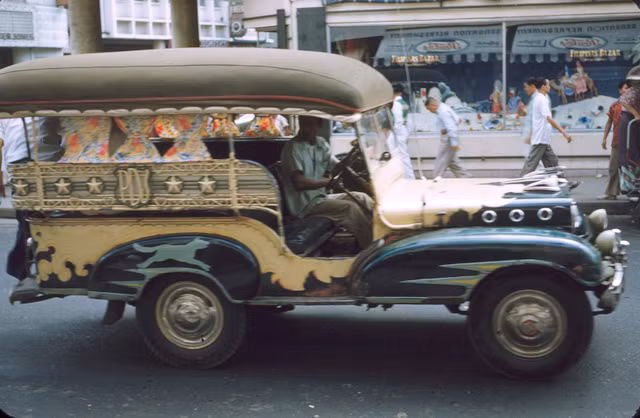 Cuộc sống nhộn nhịp ở Thủ đô của Philippines năm 1954 - Hình 3 Cuoc song nhon nhip o Thu do cua Philippines nam 1954-Hinh-3