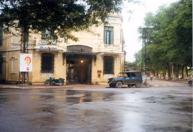 Loạt ảnh quý về thủ đô Hà Nội năm 1991 - Hình 4 Loat anh quy ve thu do Ha Noi nam 1991-Hinh-4