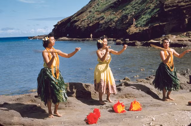 Cuộc sống 'như tiên' trên đảo Hawaii 7 thập kỷ trước - Hình 6 Cuoc song 'nhu tien' tren dao Hawaii 7 thap ky truoc-Hinh-6