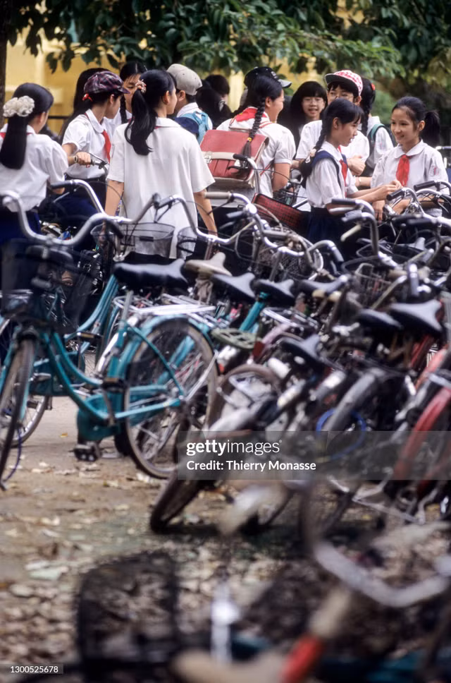 Hà Nội năm 1997 mộc mạc qua loạt ảnh quý của người Bỉ - Hình 10 Ha Noi nam 1997 moc mac qua loat anh quy cua nguoi Bi-Hinh-10