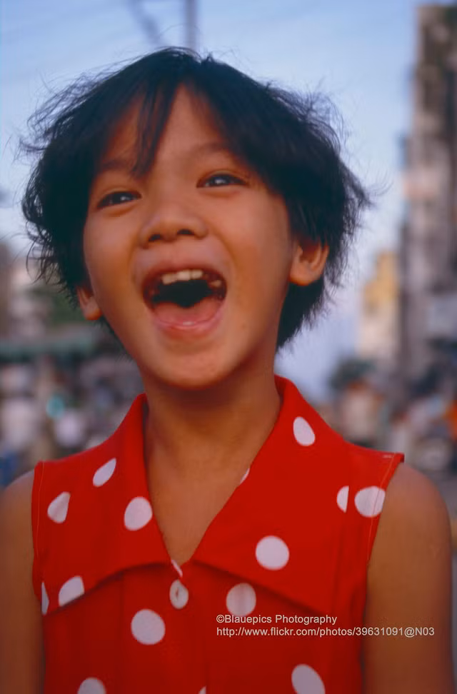 Net hon nhien cua tre em o TPHCM nam 1993 qua ong kinh khach Tay-Hinh-3