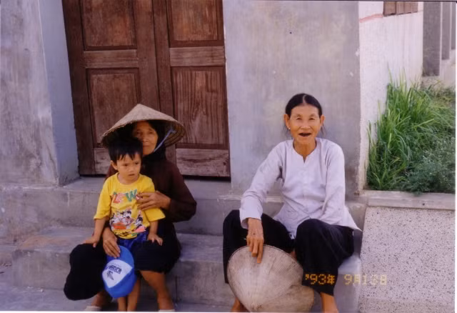 Cuộc sống ở nông thôn Việt Nam năm 1993 cực mộc mạc - Hình 4 Cuoc song o nong thon Viet Nam nam 1993 cuc moc mac-Hinh-4