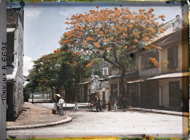 Phố cổ Hà Nội hơn 100 năm trước cực sống động qua loạt ảnh màu - Hình 3 Pho co Ha Noi hon 100 nam truoc cuc song dong qua loat anh mau-Hinh-3
