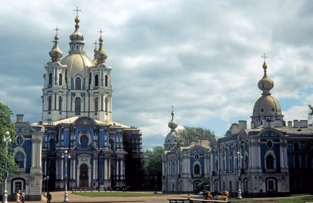 Những địa điểm nổi tiếng ở Leningrad năm 1977 qua loạt ảnh hiếm - Hình 7 Nhung dia diem noi tieng o Leningrad nam 1977 qua loat anh hiem-Hinh-7