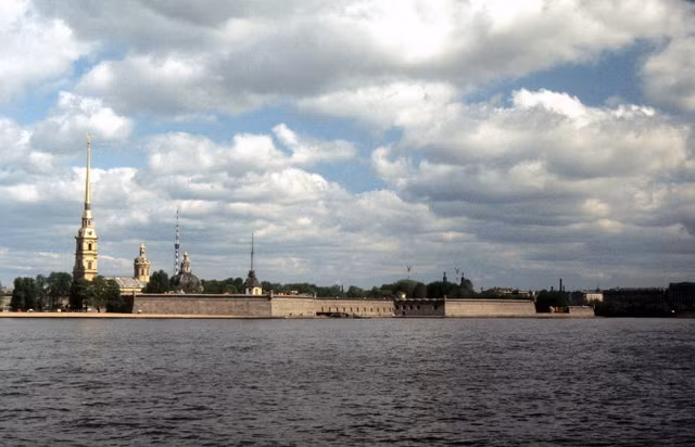 Những địa điểm nổi tiếng ở Leningrad năm 1977 qua loạt ảnh hiếm - Hình 2 Nhung dia diem noi tieng o Leningrad nam 1977 qua loat anh hiem-Hinh-2