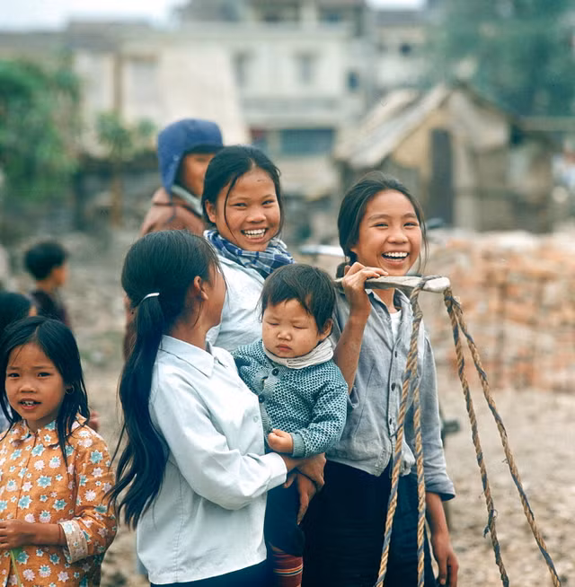 Nhìn lại cuộc tái thiết Hà Nội năm 1973 qua loạt ảnh hiếm - Hình 8 Nhin lai cuoc tai thiet Ha Noi nam 1973 qua loat anh hiem-Hinh-8