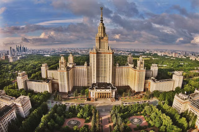 Ngắm nhìn 7 công trình kiến trúc kỳ vĩ thời Stalin ở Moscow - Hình 3 Ngam nhin 7 cong trinh kien truc ky vi thoi Stalin o Moscow-Hinh-3