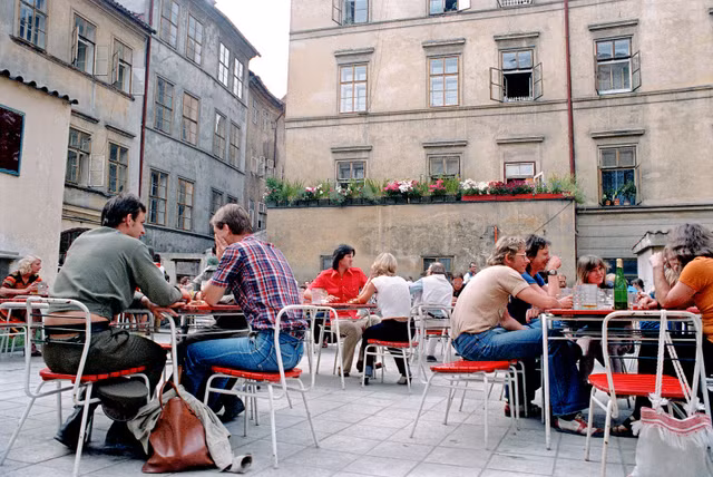 Đất nước Tiệp Khắc năm 1980 cực ấn tượng - Hình 2 Dat nuoc Tiep Khac nam 1980 cuc an tuong-Hinh-2