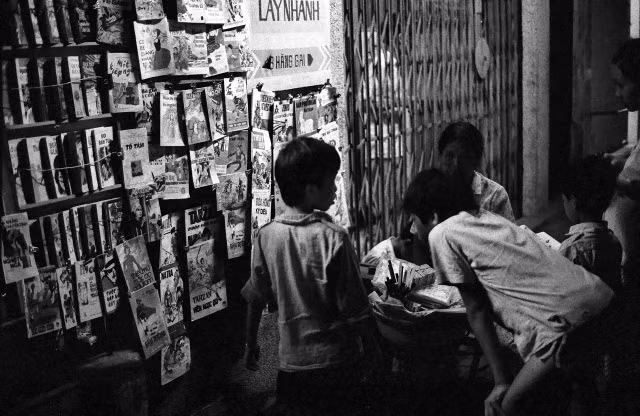 Loạt ảnh hoài niệm về Hà Nội năm 1989 - Hình 11 Loat anh hoai niem ve Ha Noi nam 1989-Hinh-11