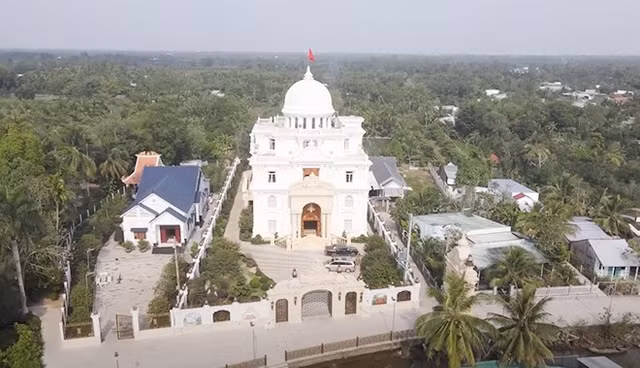 Can canh dinh thu Lang Truyen duoc dat vang rong 3.000m2