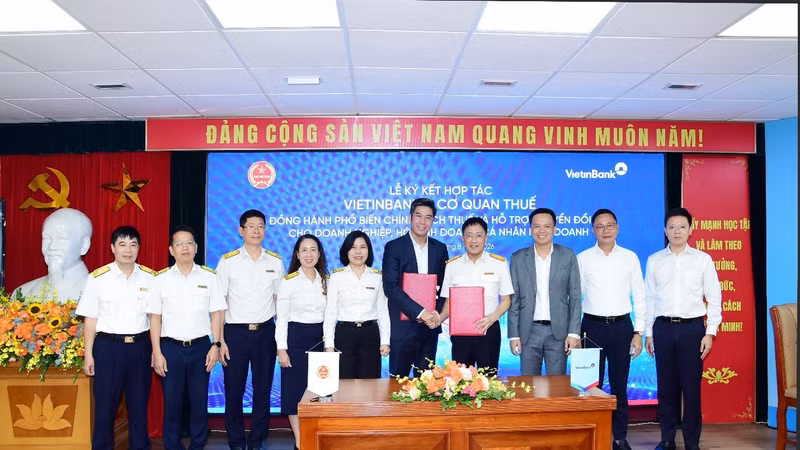 VietinBank ký kết hợp tác với Cục Thuế đồng hành cùng hộ kinh doanh, cá nhân kinh doanh, doanh nghiệp thúc đẩy chuyển đổi số