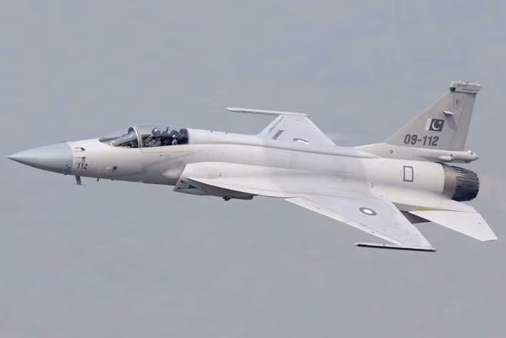 Theo hãng tin Al Jazeera đưa tin ngày 9/1, Pakistan và Ả Rập Xê Út đang tiến hành các cuộc đàm phán kín, nhằm chuyển đổi khoảng 2 tỷ USD tiền vay, thành một thỏa thuận quốc phòng quy mô lớn. Động thái này phản ánh nỗ lực tái cấu trúc quan hệ tài chính theo hướng gắn chặt hơn với hợp tác quân sự dài hạn.