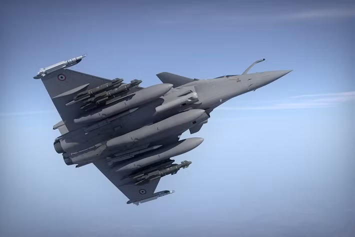 Rafale mang theo nhiều vũ khí không đối không và đối đất hiện đại, được đánh giá cao về khả năng đa nhiệm.