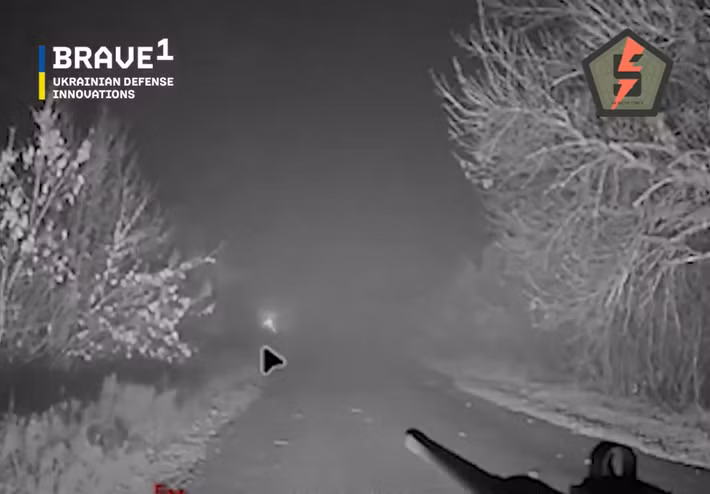 Trong cuộc giao tranh dữ dội, quân đội Nga đã cố gắng tiến công vào các vị trí của Ukraine bằng xe bọc thép chở quân MT-LB. Ảnh: @FedorovMykhailo.