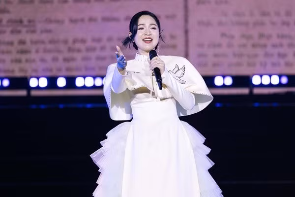 quynh00.jpg