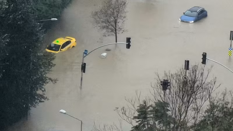 Trận mưa lũ tồi tệ nhất ở Istanbul trong 80 năm qua