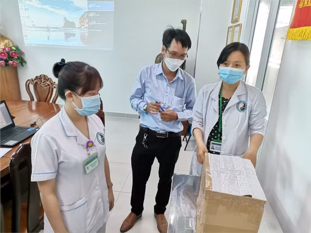 Thiếu thuốc và vật tư y tế, bệnh nhân bị “tước” quyền lợi khám chữa bệnh? - Hình 3 Thieu thuoc va vat tu y te, benh nhan bi “tuoc” quyen loi kham chua benh?-Hinh-3