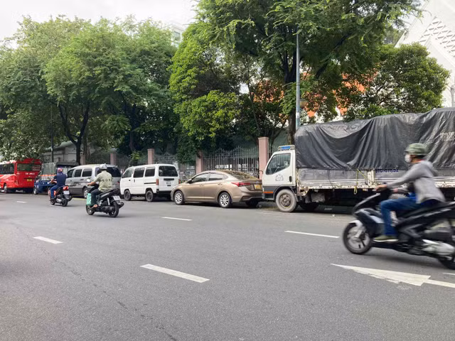 Bao nhieu nam nua TP HCM moi co bai dau xe ngam?