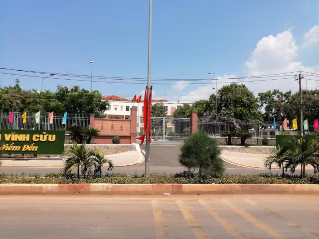 Chi cuc Thi hanh an dan su huyen Vinh Cuu dau gia dat