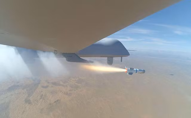 Mổ xẻ UAV CH-4 Trung Quốc 'nhái' hàng Mỹ - Hình 11 Mo xe UAV CH-4 Trung Quoc 'nhai' hang My-Hinh-11