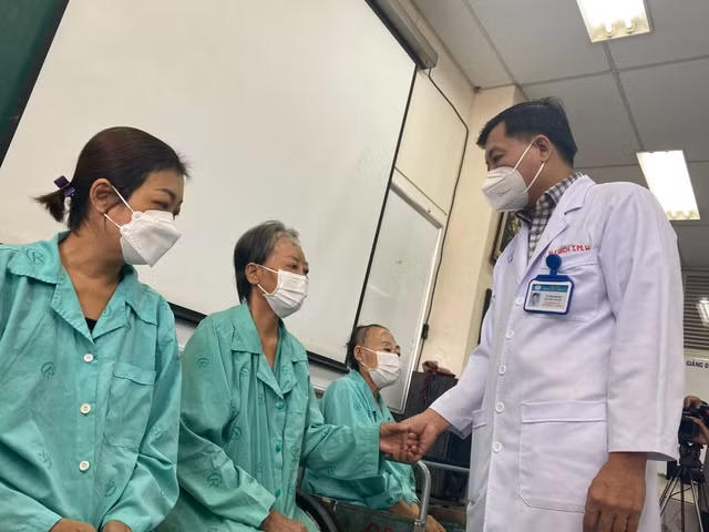 Nhiều bệnh nhân bị chết xương, hoại tử dần vùng đầu mặt sau khi hết Covid-19 - Hình 2 Nhieu benh nhan bi chet xuong, hoai tu dan vung dau mat sau khi het Covid-19-Hinh-2
