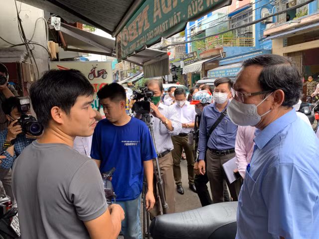 Bí thư Thành ủy TP HCM Nguyễn Văn Nên kiểm tra tình hình thực tế dịch sốt xuất huyết Bi thu Thanh uy TP HCM Nguyen Van Nen kiem tra tinh hinh thuc te dich sot xuat huyet