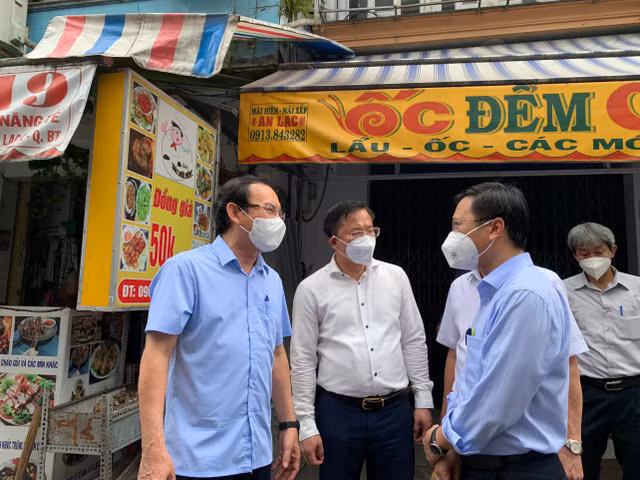 Bí thư Thành ủy TP HCM Nguyễn Văn Nên kiểm tra tình hình thực tế dịch sốt xuất huyết - Hình 3 Bi thu Thanh uy TP HCM Nguyen Van Nen kiem tra tinh hinh thuc te dich sot xuat huyet-Hinh-3