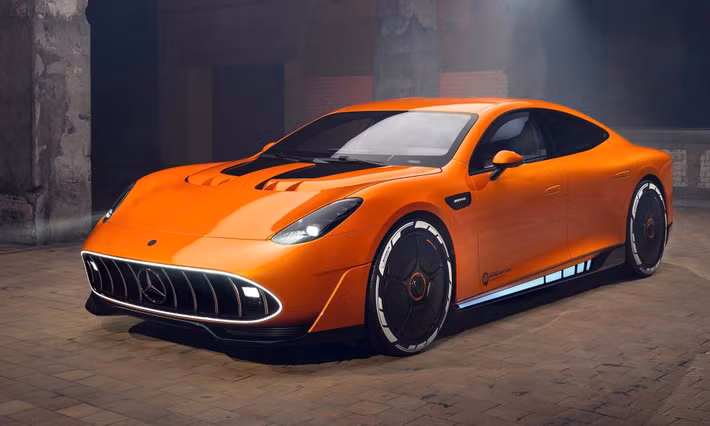 GT XX Concept gây ấn tượng mạnh với ngoại hình đậm chất viễn tưởng. Nước sơn cam chói lọi gợi nhớ về mẫu xe huyền thoại Mercedes C111, cùng thân xe liền khối, vuốt mượt mang đậm ngôn ngữ thiết kế AMG tương lai.