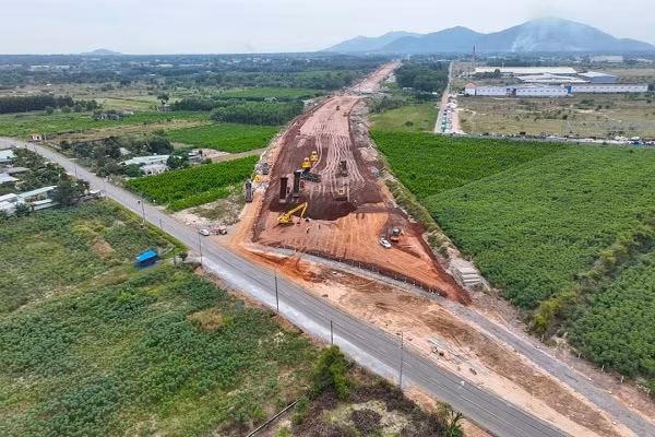 11 mũi thi công trên toàn tuyến cao tốc Biên Hoà - Vũng Tàu - Hình 2 11 mui thi cong tren toan tuyen cao toc Bien Hoa - Vung Tau-Hinh-2
