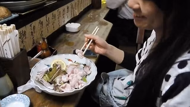 Những món ăn kinh dị nhất hành tinh, nhìn là phát hoảng - Hình 11 Nhung mon an kinh di nhat hanh tinh, nhin la phat hoang-Hinh-11