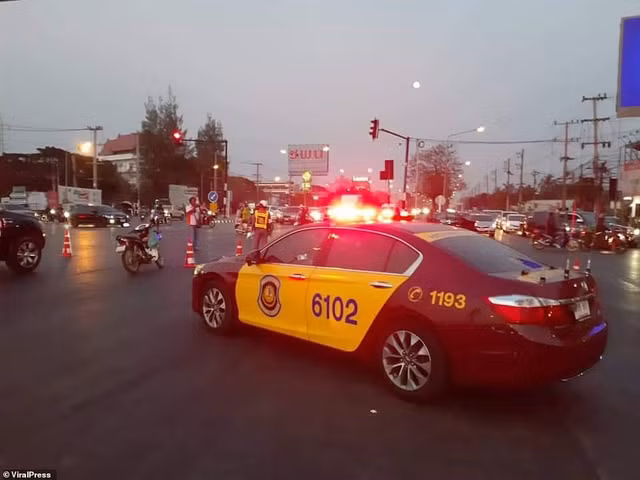 Thượng sĩ quân đội Thái Lan xả súng giết hơn 20 người, livestream trên facebook - Hình 3 Thuong si quan doi Thai Lan xa sung giet hon 20 nguoi, livestream tren facebook-Hinh-3