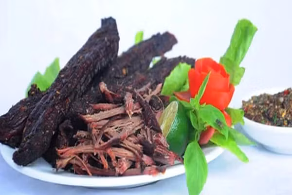 Điện Biên níu chân du khách với những đặc sản “ngon quên lối về” - Hình 2 Dien Bien niu chan du khach voi nhung dac san “ngon quen loi ve”-Hinh-2