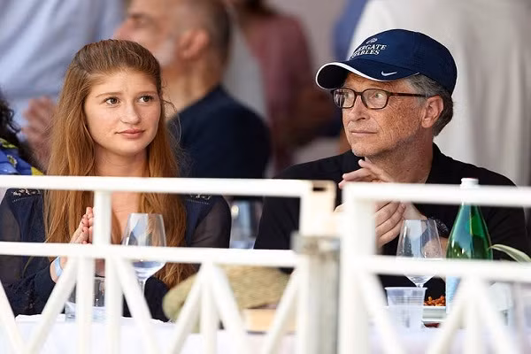 Chân dung cô con gái tài sắc nhà tỷ phú Bill Gates - Hình 2 Chan dung co con gai tai sac nha ty phu Bill Gates-Hinh-2