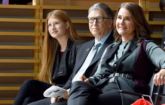 Bill Gates và vợ cũ trước khi ly hôn tình tứ như thế nào? - Hình 10 Bill Gates va vo cu truoc khi ly hon tinh tu nhu the nao?-Hinh-10