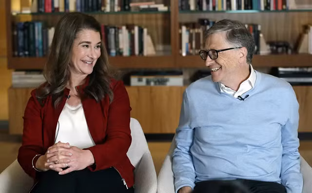 Bill Gates và vợ cũ trước khi ly hôn tình tứ như thế nào? - Hình 2 Bill Gates va vo cu truoc khi ly hon tinh tu nhu the nao?-Hinh-2