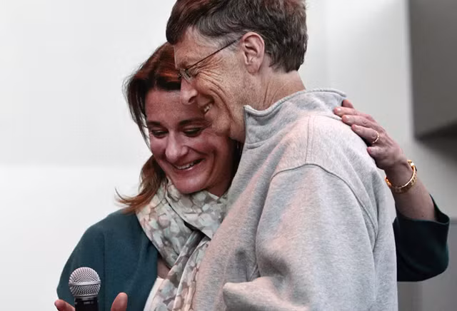 Bill Gates và vợ cũ trước khi ly hôn tình tứ như thế nào? - Hình 8 Bill Gates va vo cu truoc khi ly hon tinh tu nhu the nao?-Hinh-8