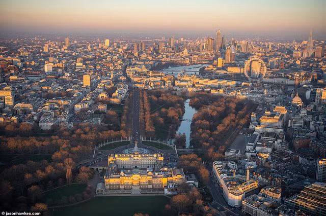 Thủ đô London tuyệt đẹp khi nhìn từ trên cao - Hình 2 Thu do London tuyet dep khi nhin tu tren cao-Hinh-2
