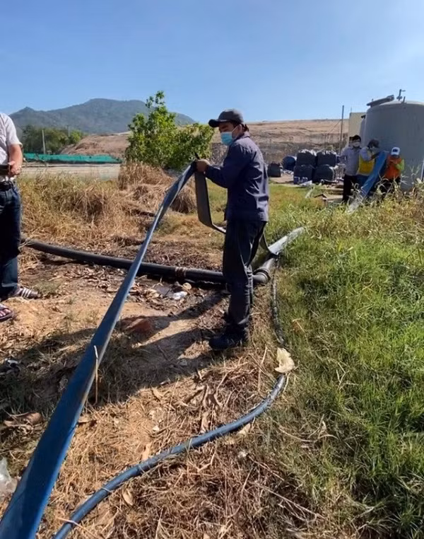 Phát hiện Công ty KBec Vina chuyên xử lý môi trường xả nước thải không đúng quy định - Hình 2 Phat hien Cong ty KBec Vina chuyen xu ly moi truong xa nuoc thai khong dung quy dinh-Hinh-2