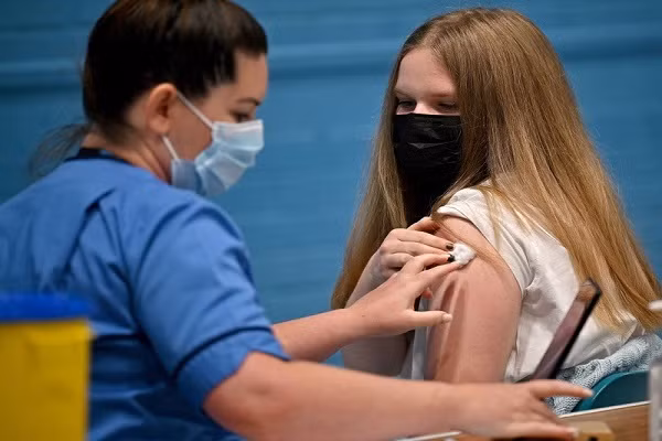 Hieu qua cua vaccine COVID-19 truoc bien the Delta toi dau?