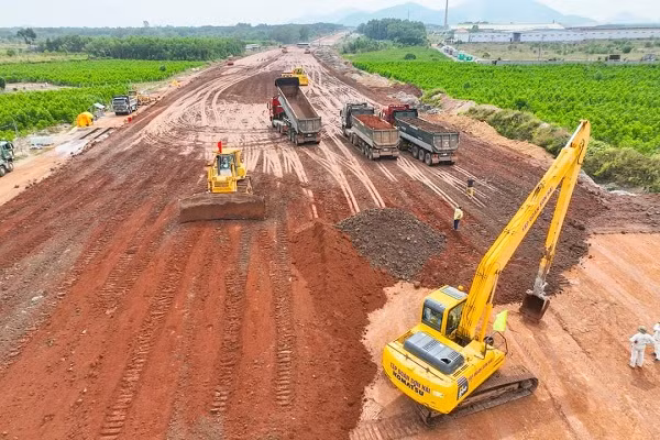 Bà Rịa - Vũng Tàu: Thu hút mạnh các nguồn vốn đầu tư - Hình 3 Ba Ria - Vung Tau: Thu hut manh cac nguon von dau tu-Hinh-3