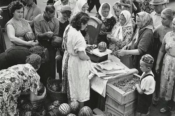 Hé lộ cuộc sống ở Ukraine dưới thời Liên Xô - Hình 5 He lo cuoc song o Ukraine duoi thoi Lien Xo-Hinh-5