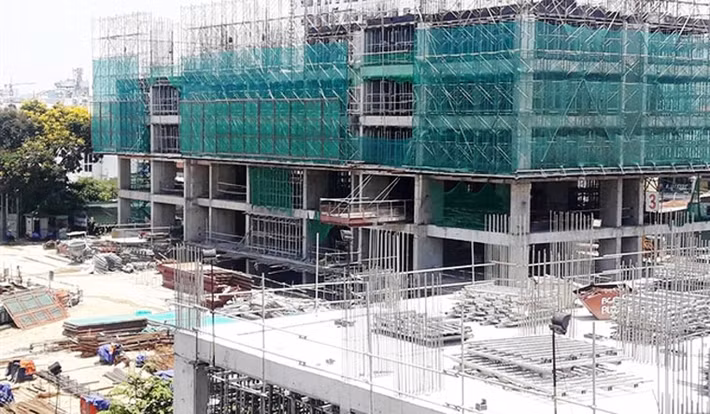 Theo tìm hiểu của PV, dự án chung cư Asa Light hiện đã xây xong tầng hầm các block A, B, C và phần thân block B đã xây xong sàn tầng 6. Dự án ngưng thi công là do chưa có giấy phép xây dựng phần thân. 