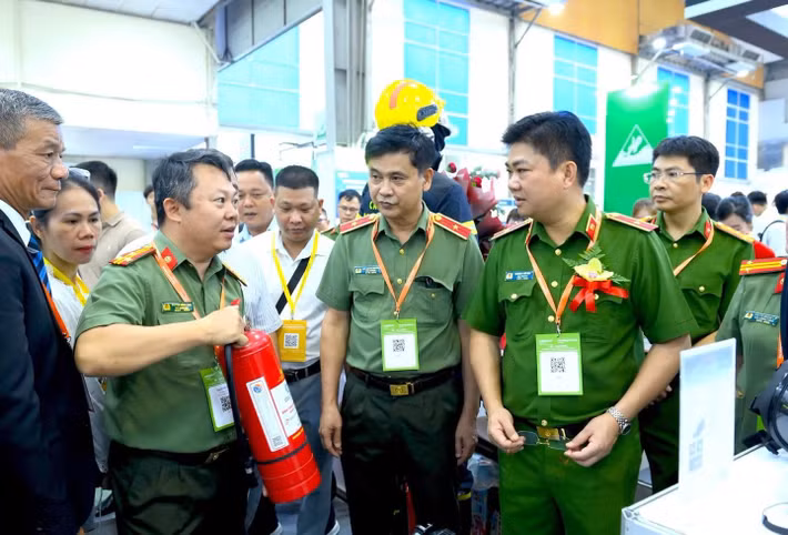 Diễn ra từ ngày 9 đến 12/9, Triển lãm quốc tế về PCCC và Cứu hộ cứu nạn 2026 có quy mô 500 gian hàng của 350 doanh nghiệp, tổ chức trong nước và quốc tế, đến từ 480 thương hiệu của 16 quốc gia và vùng lãnh thổ.
